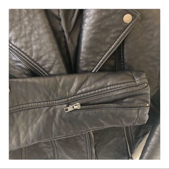 FAUX black leather jacket by FOREVER 21 size M - Picture 4 of 11